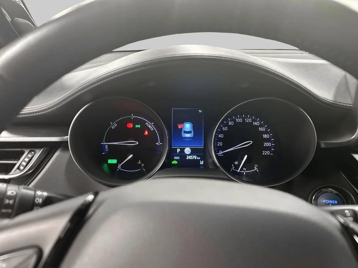 Vehicle image 14