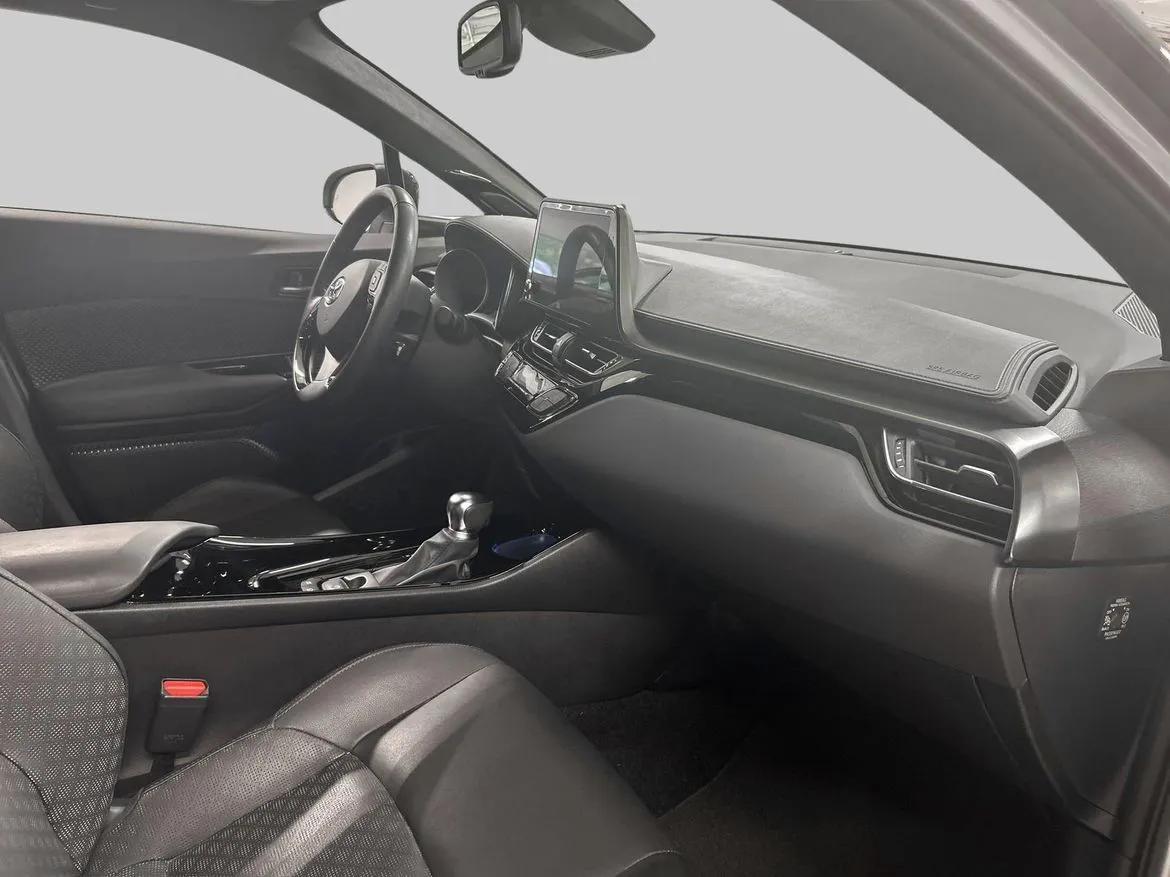 Vehicle image 9