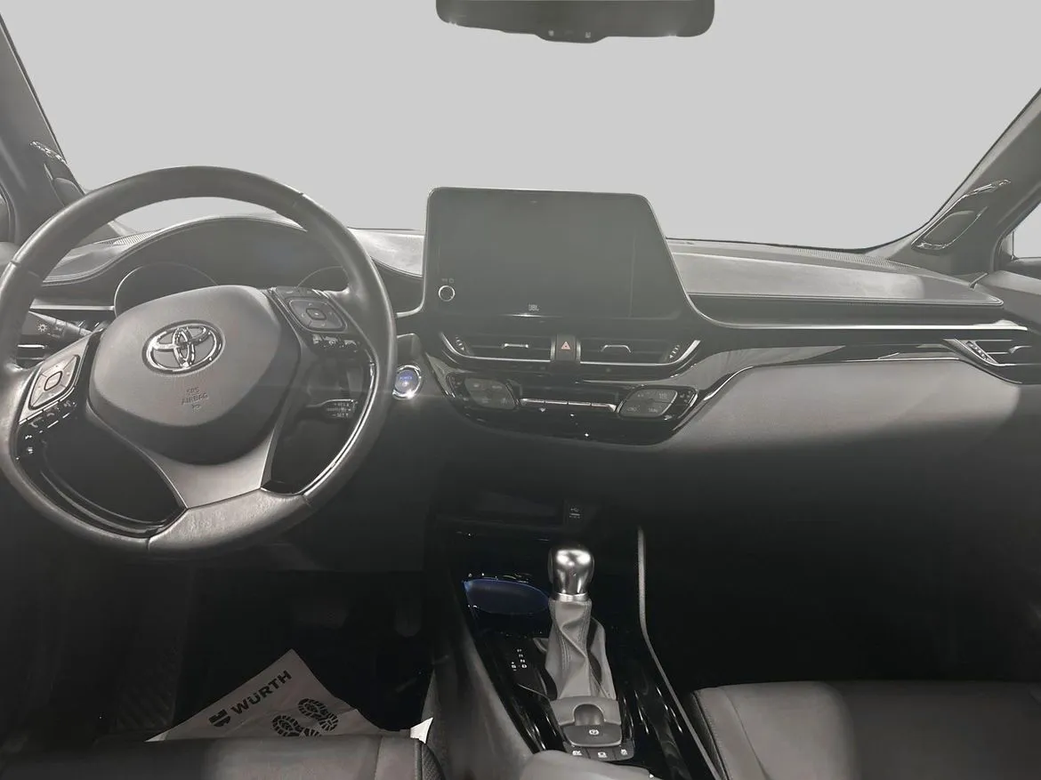 Vehicle image 11