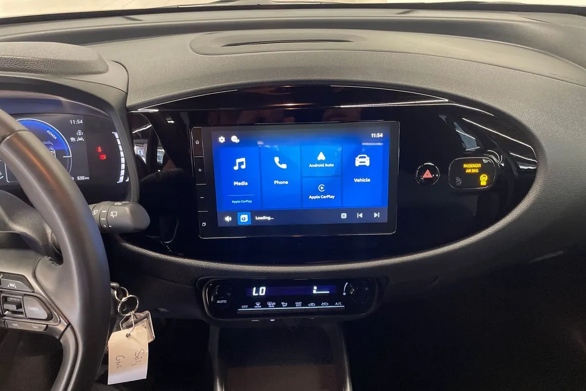Vehicle image 14