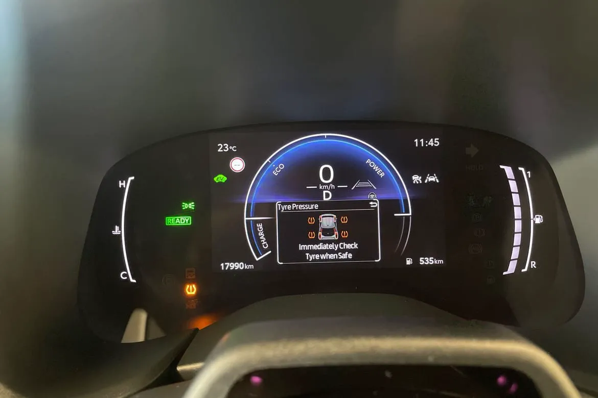 Vehicle image 15