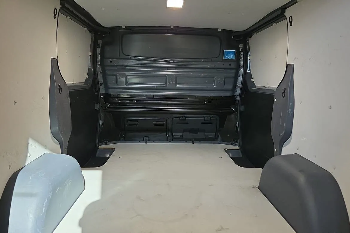 Vehicle image 20