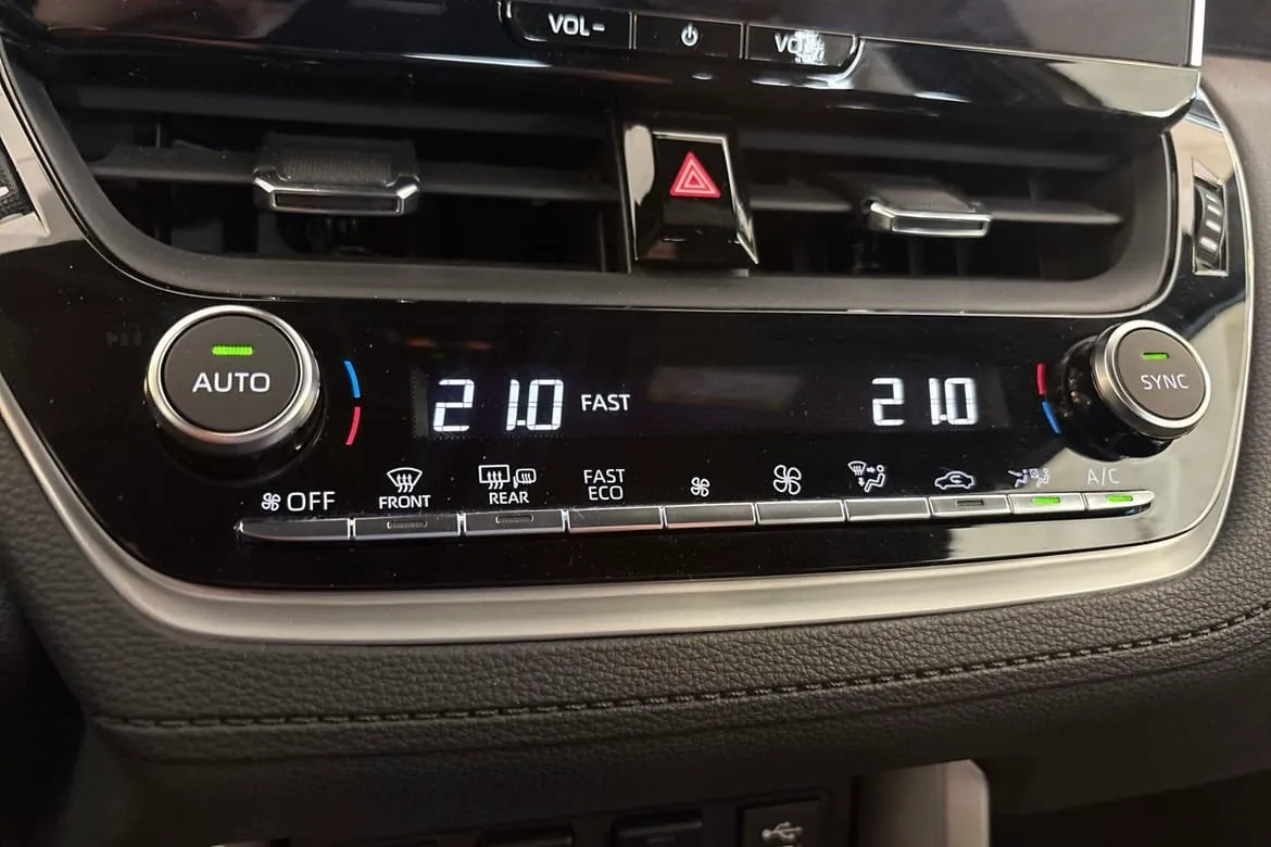 Vehicle image 18