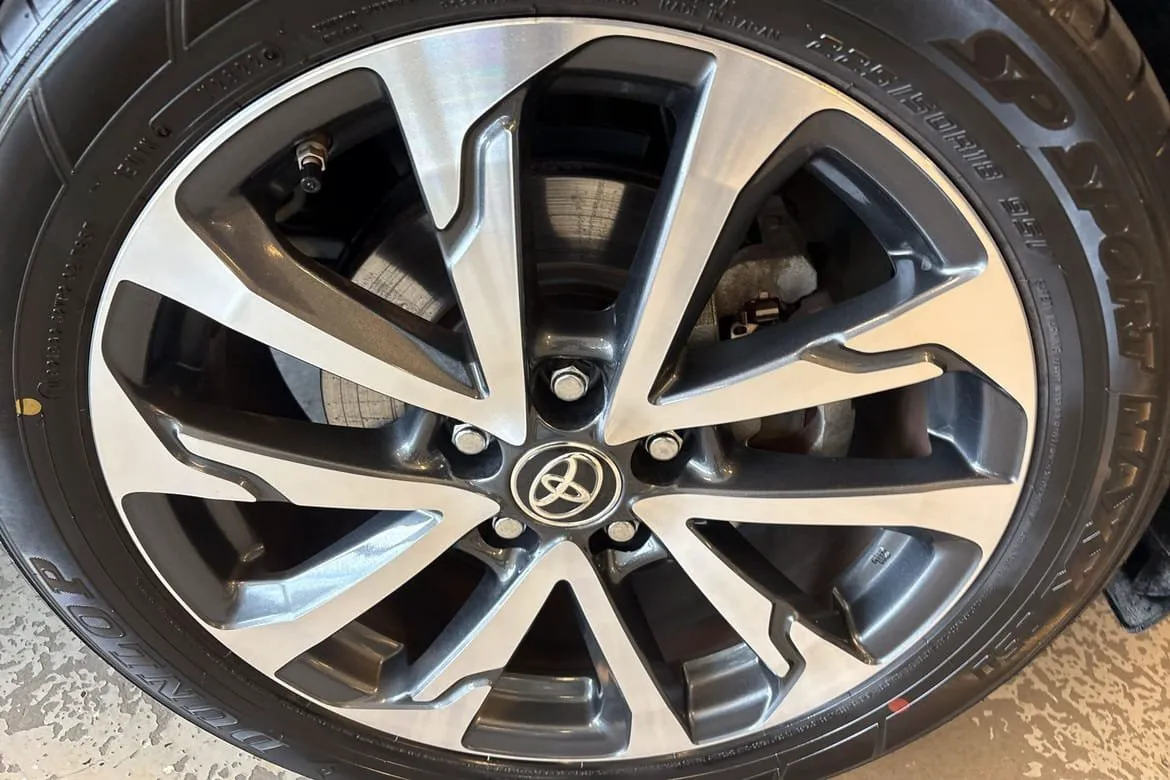 Vehicle image 11