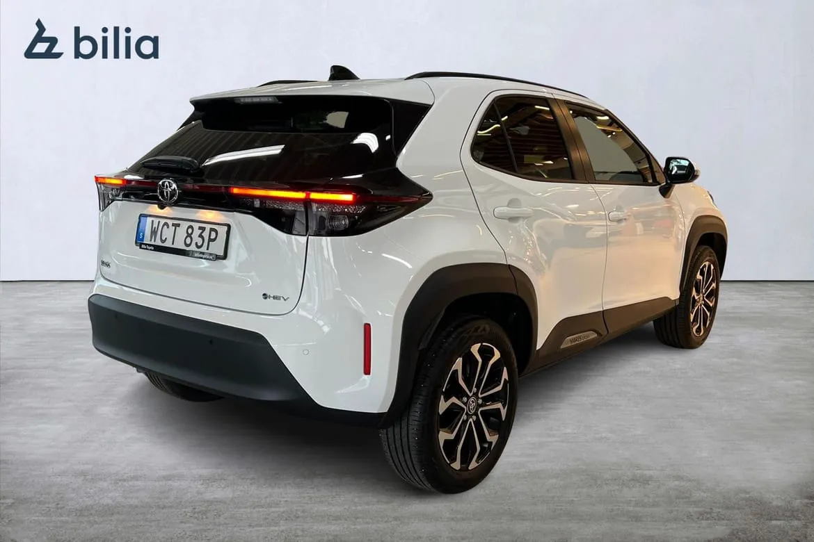 Vehicle image 18