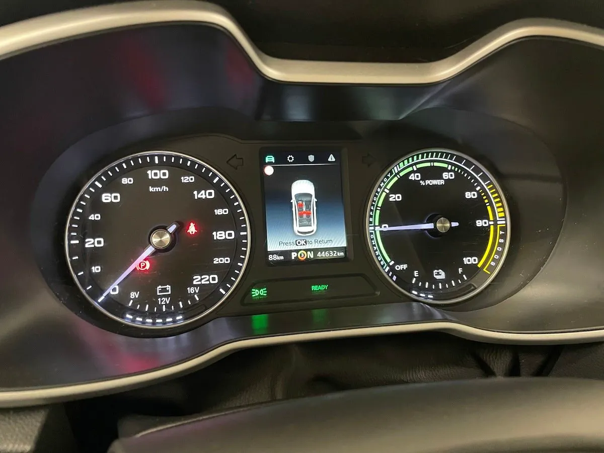 Vehicle image 14