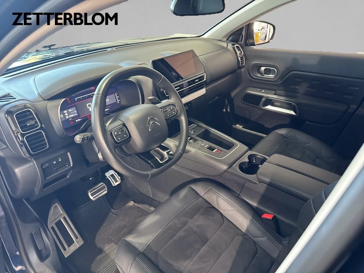 Vehicle image 7