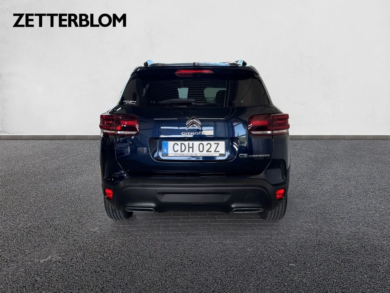 Vehicle image 3