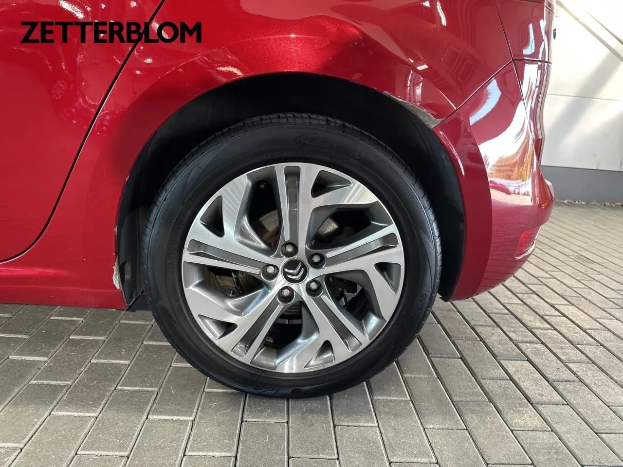 Vehicle image 12