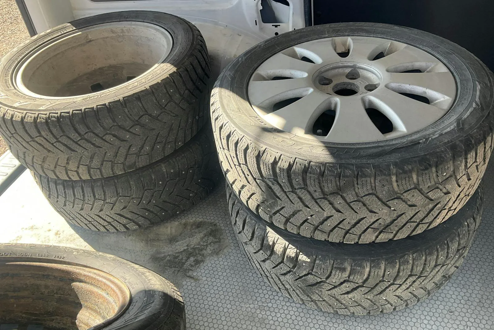 Vehicle image 11