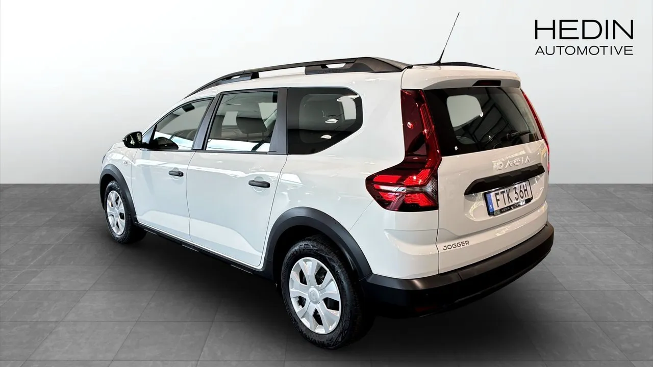Vehicle image 7