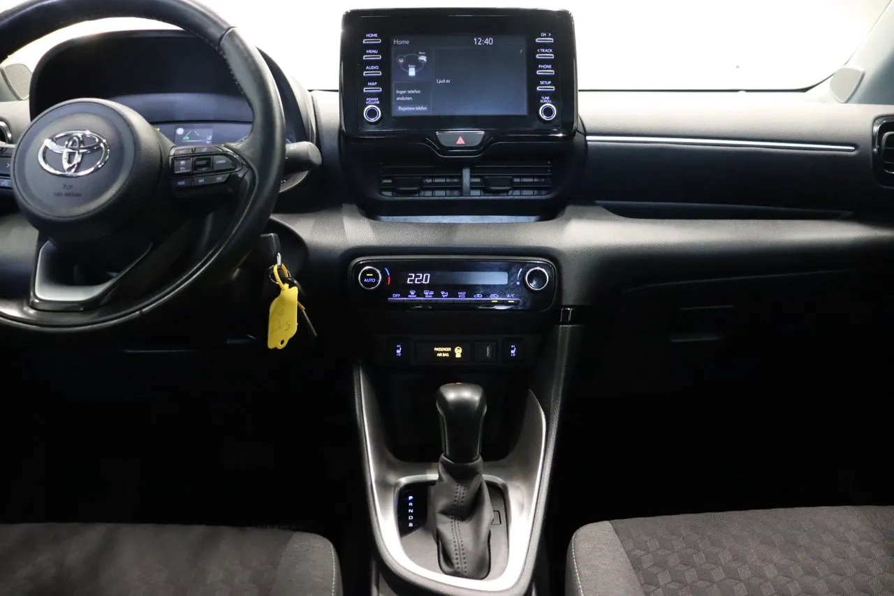 Vehicle image 12