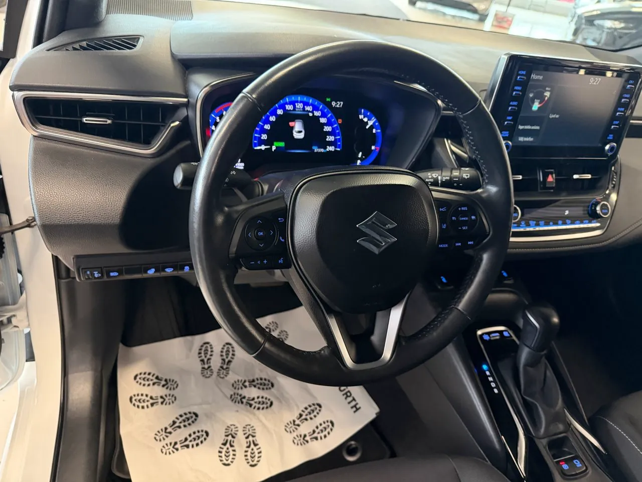 Vehicle image 11