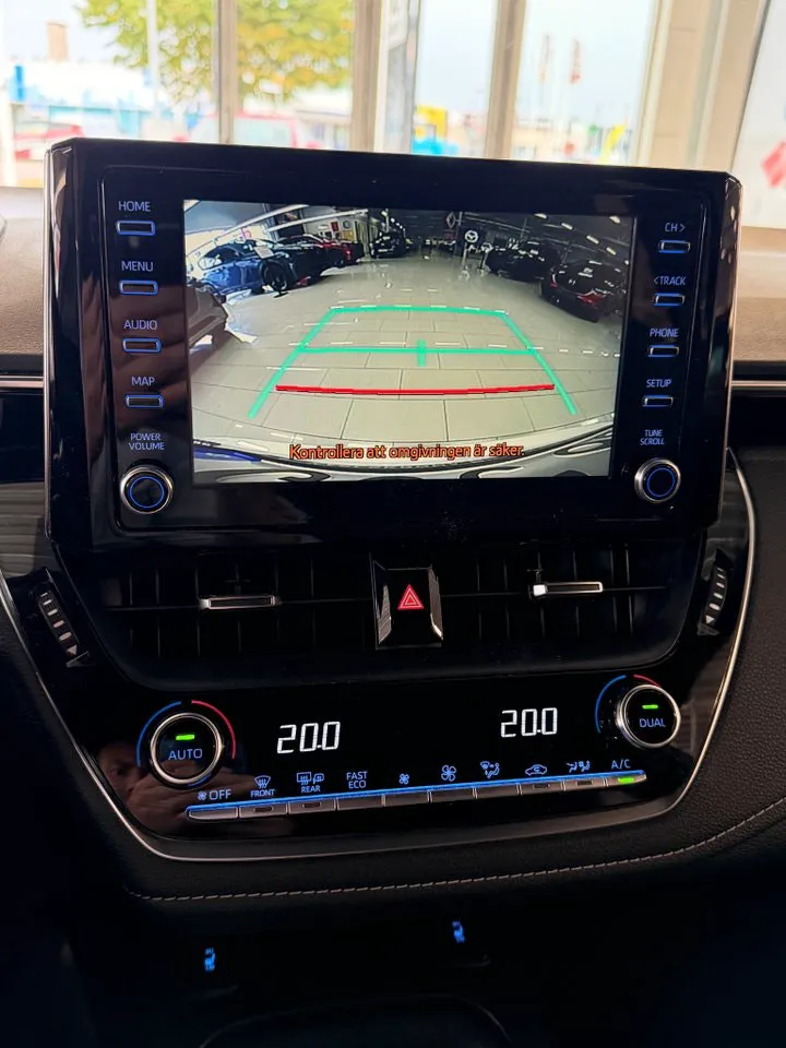 Vehicle image 19