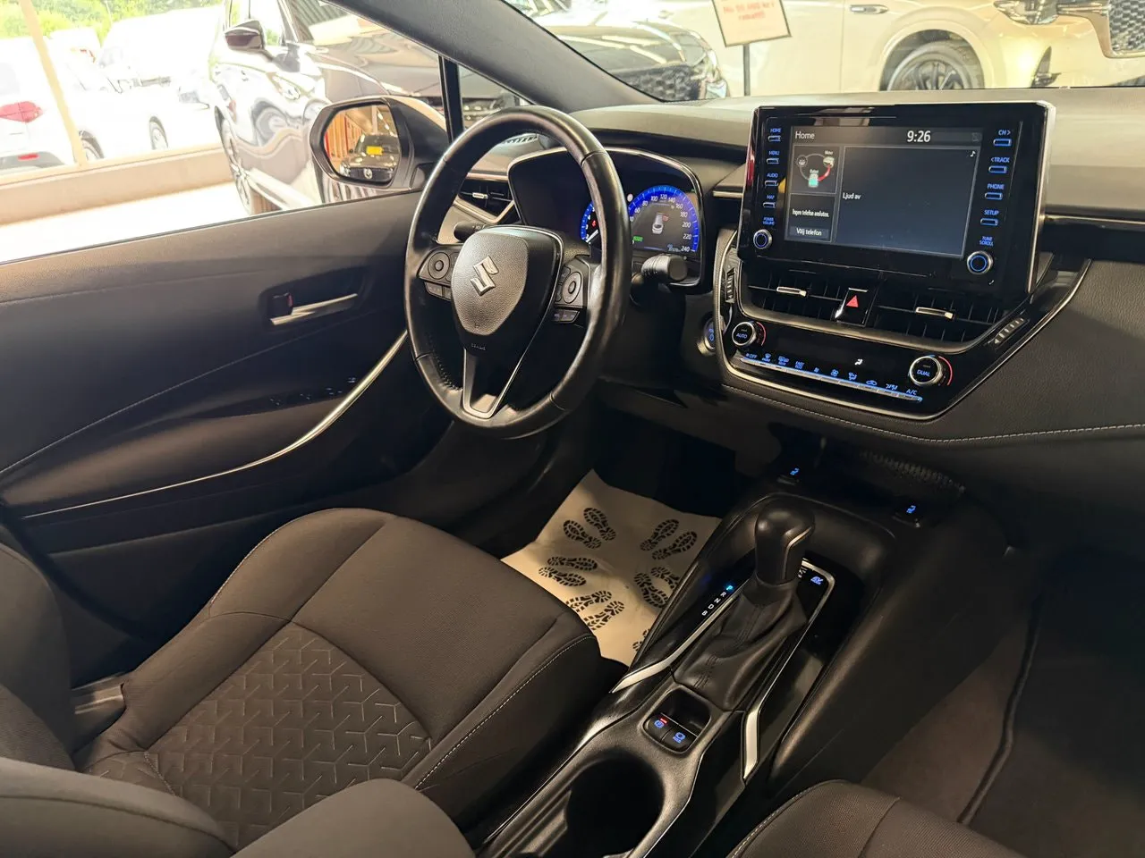 Vehicle image 9