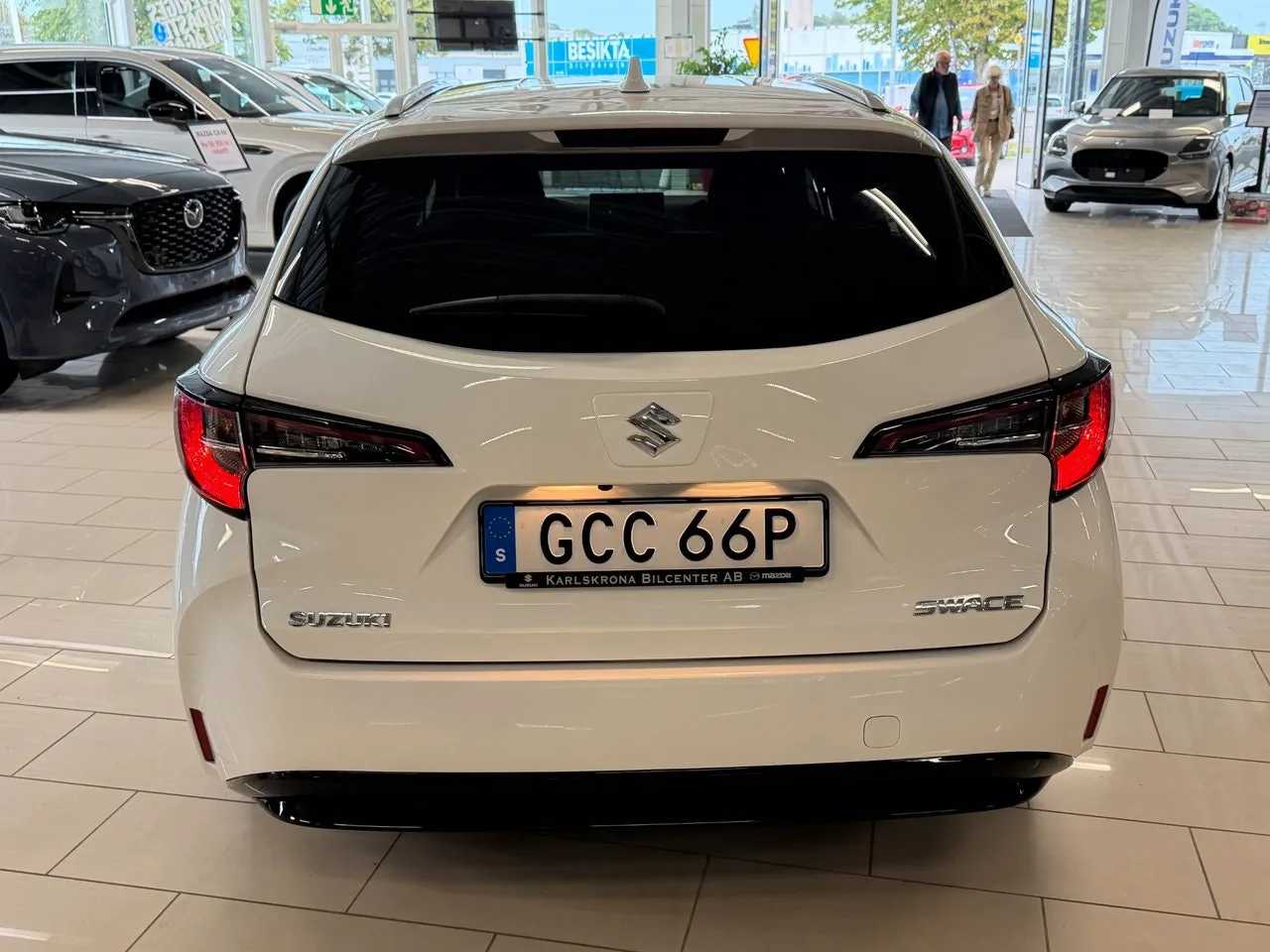 Vehicle image 4