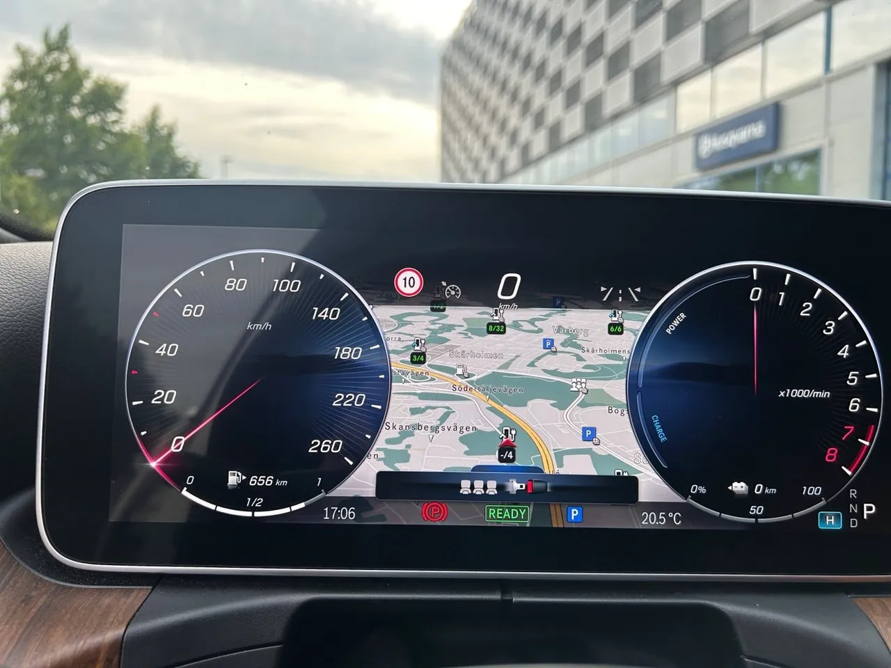 Vehicle image 23