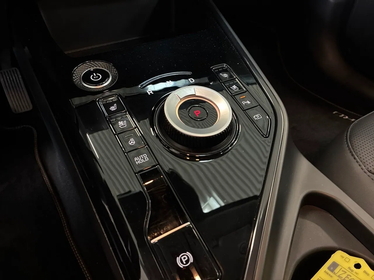 Vehicle image 24