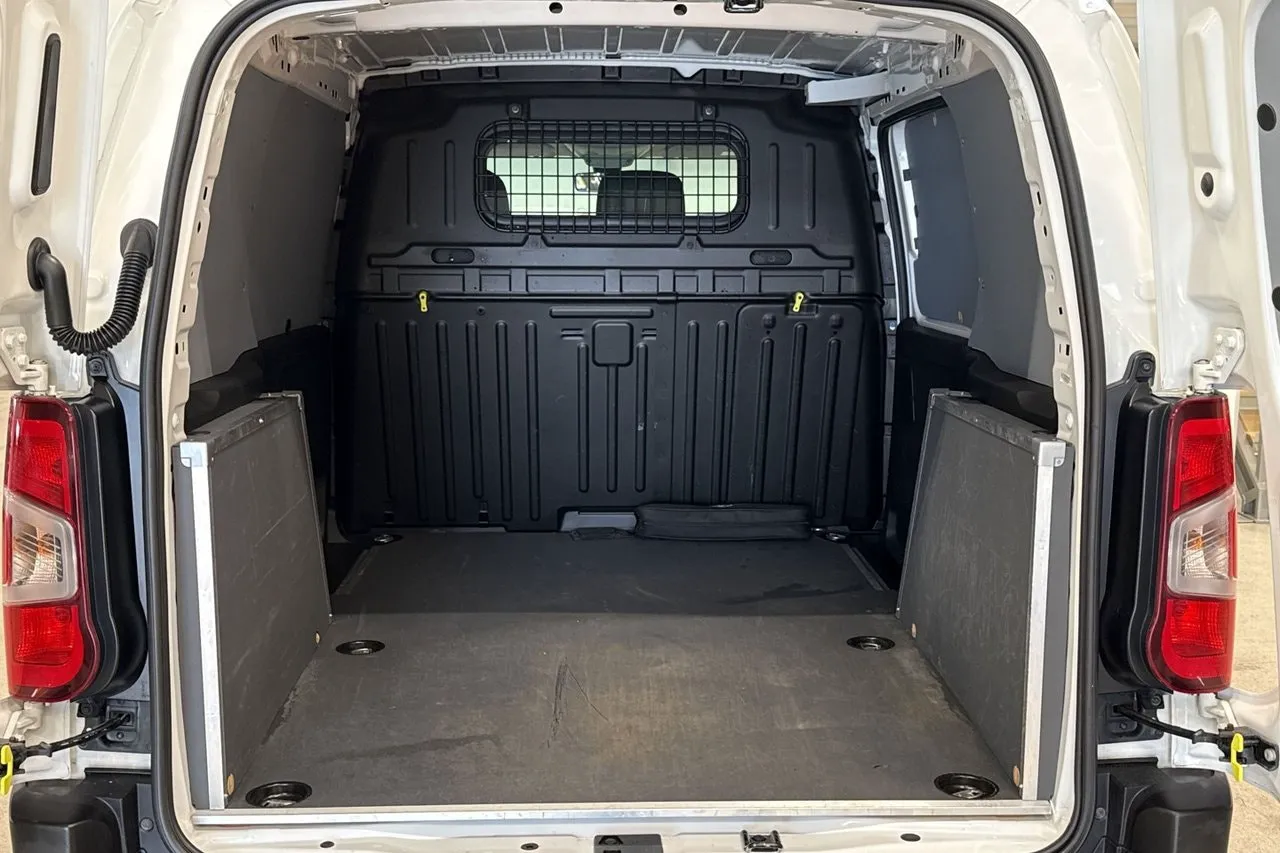 Vehicle image 20