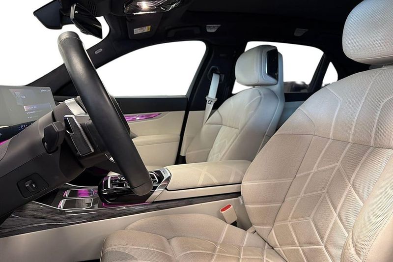 BMW i7 bild 12