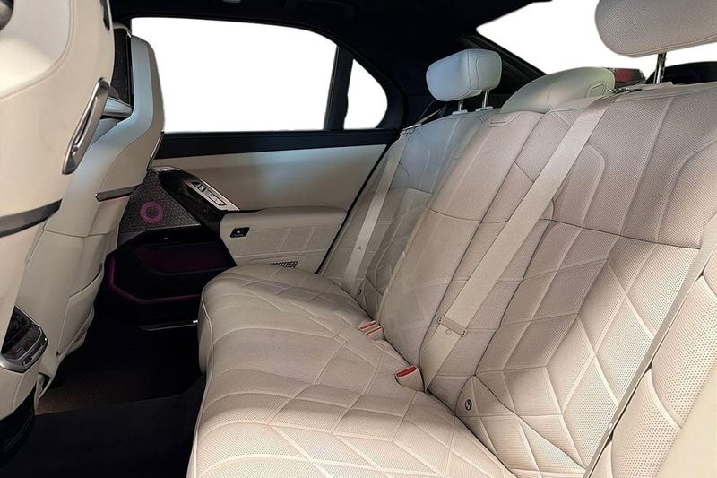 BMW i7 bild 11