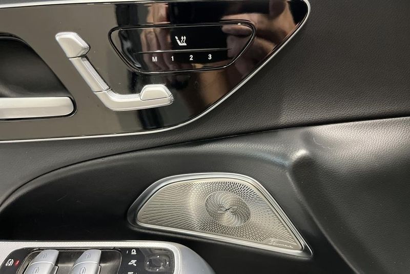 Mercedes E300 bild 13