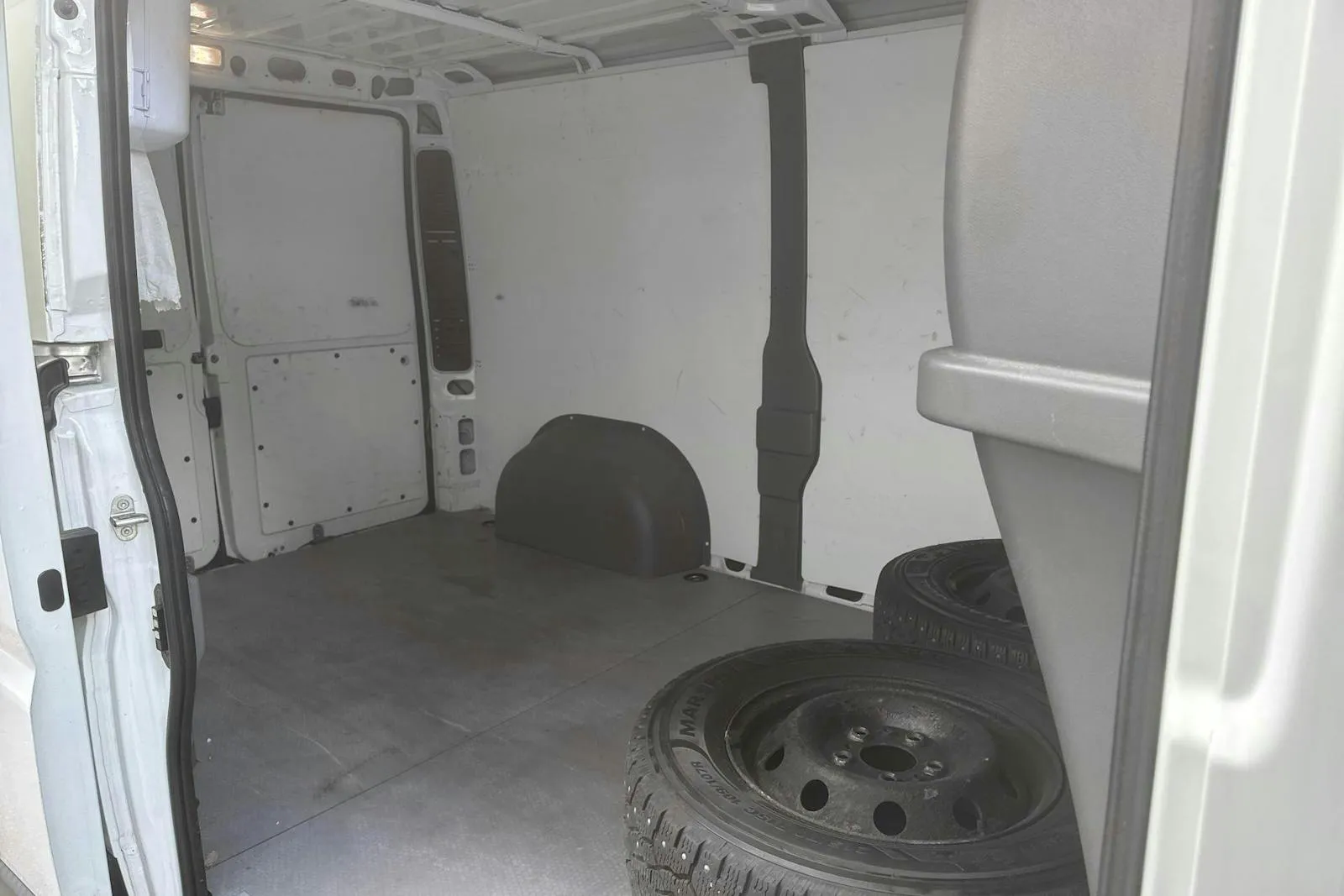 Vehicle image 7