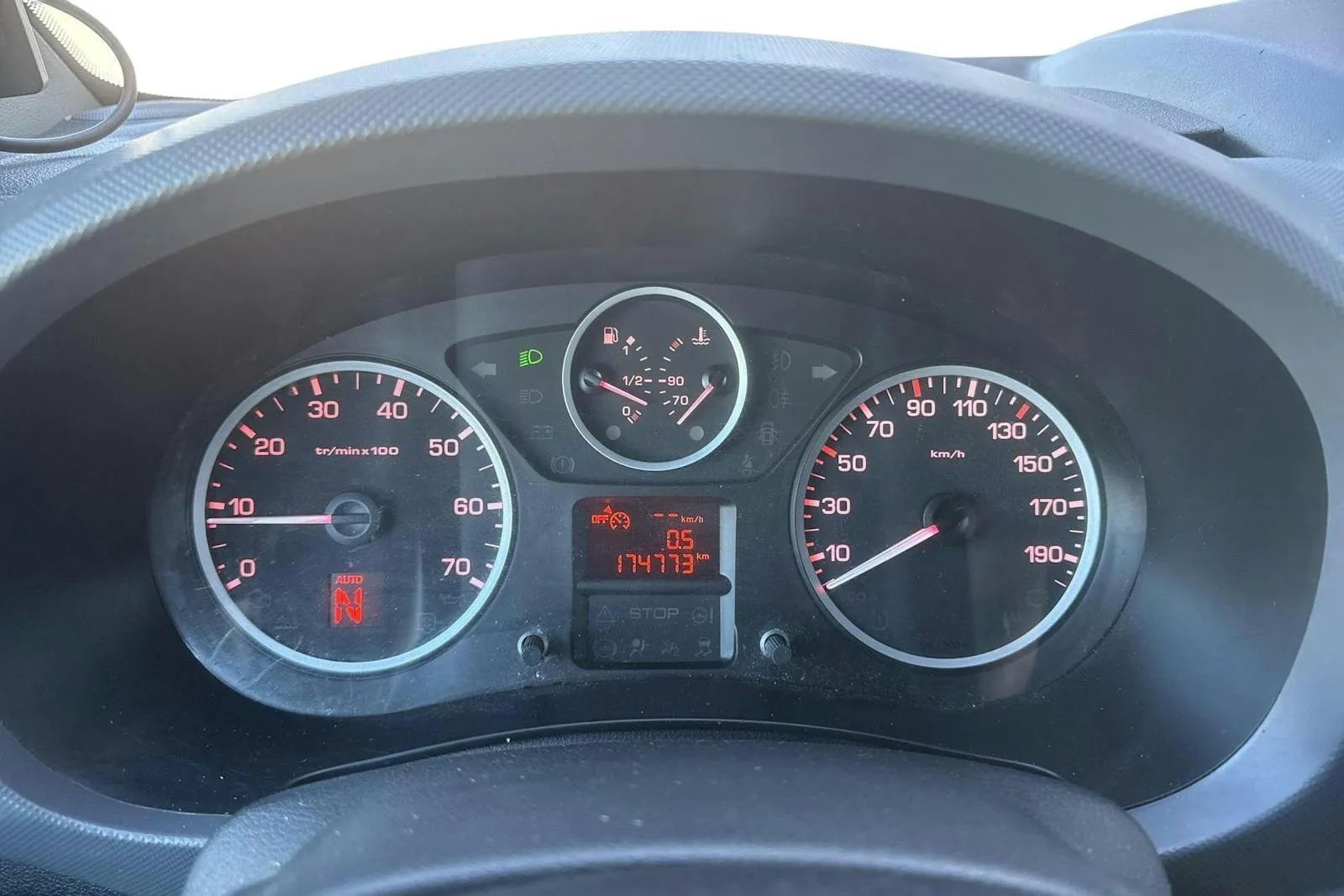 Vehicle image 10