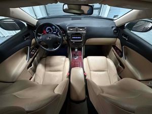 Lexus IS bild 9