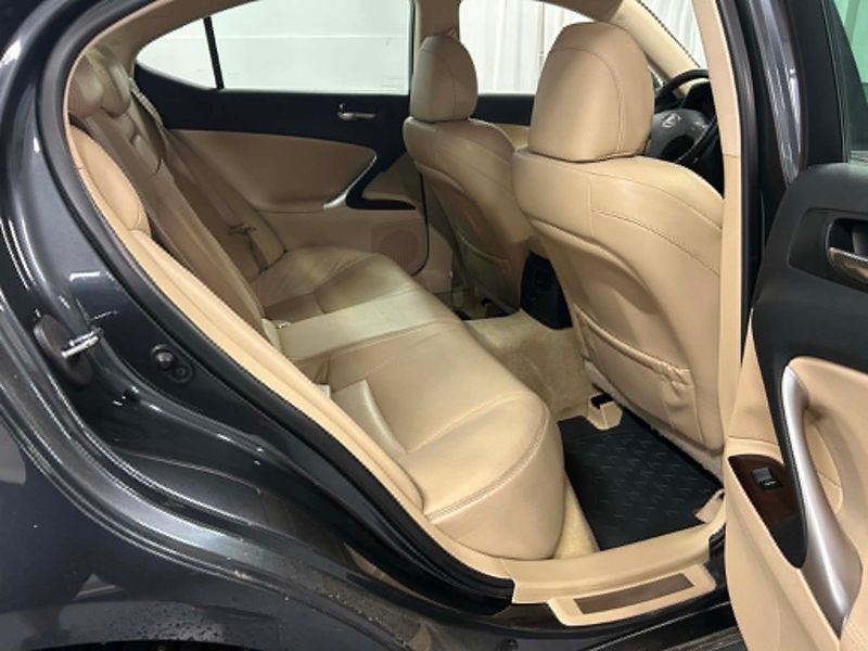 Lexus IS bild 10