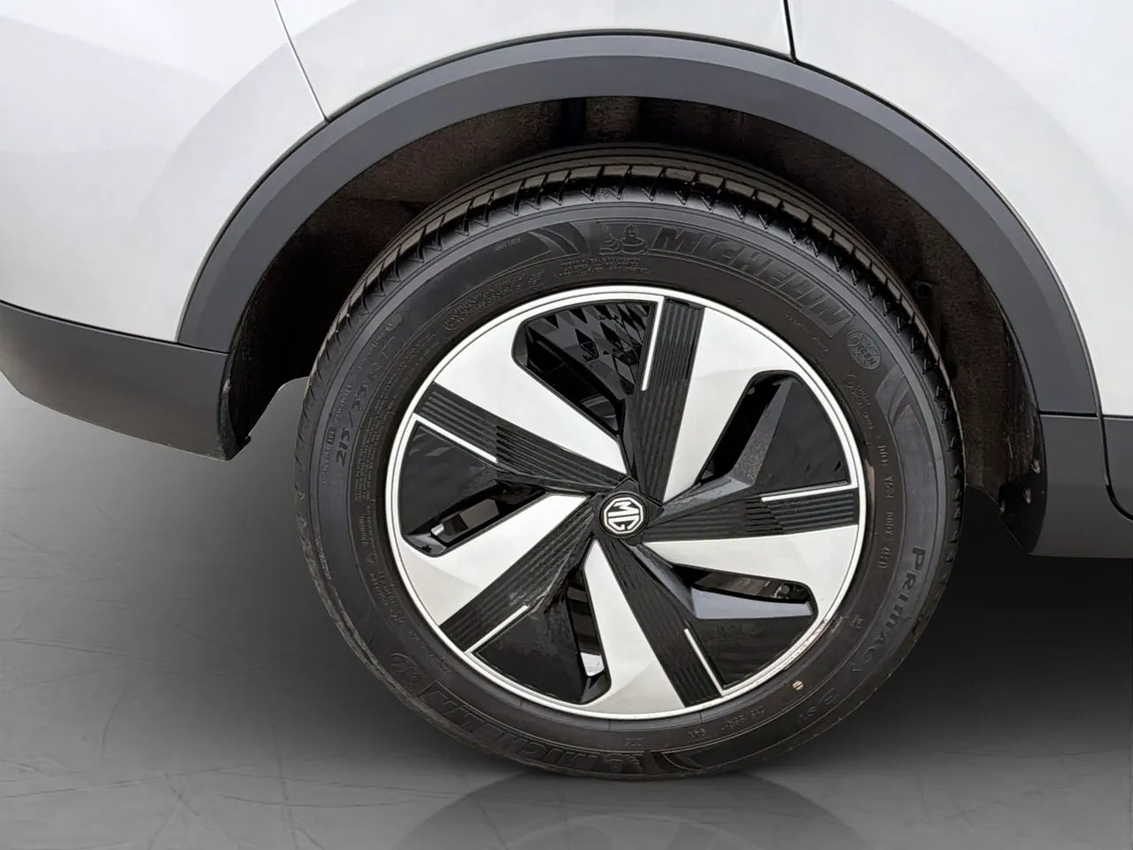 Vehicle image 30