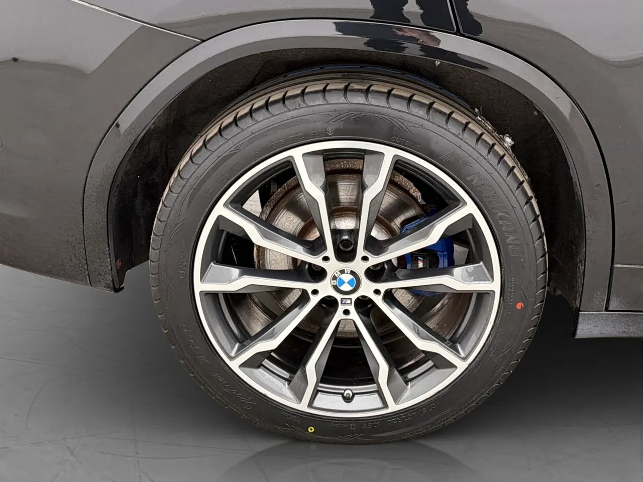 Vehicle image 30