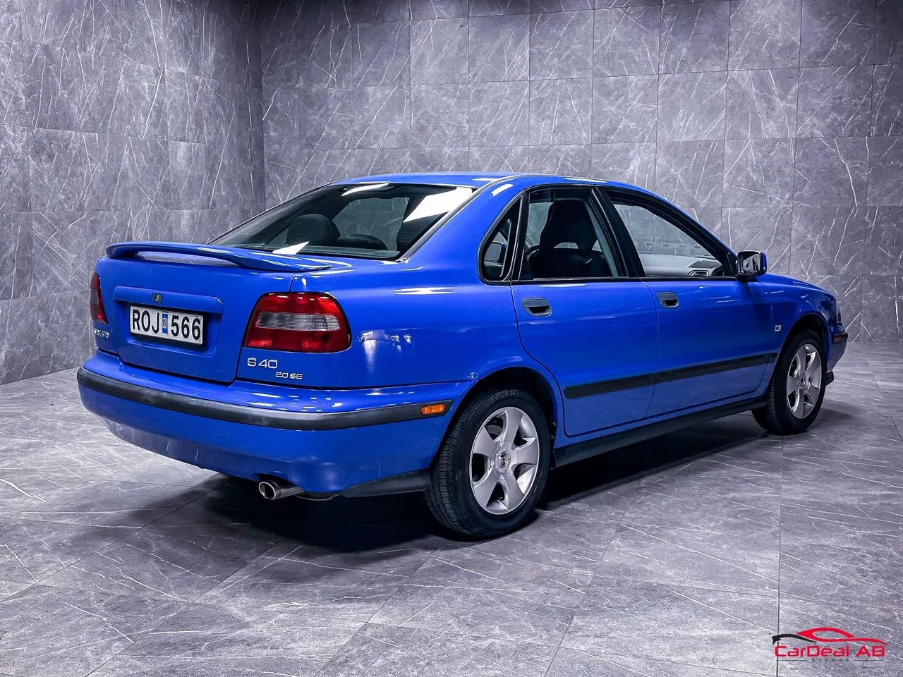 Vehicle image 6