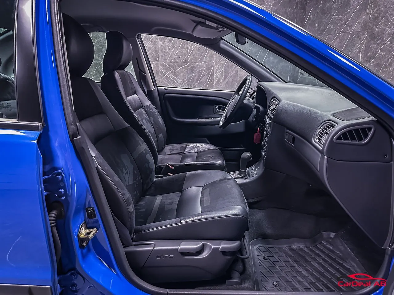 Vehicle image 14
