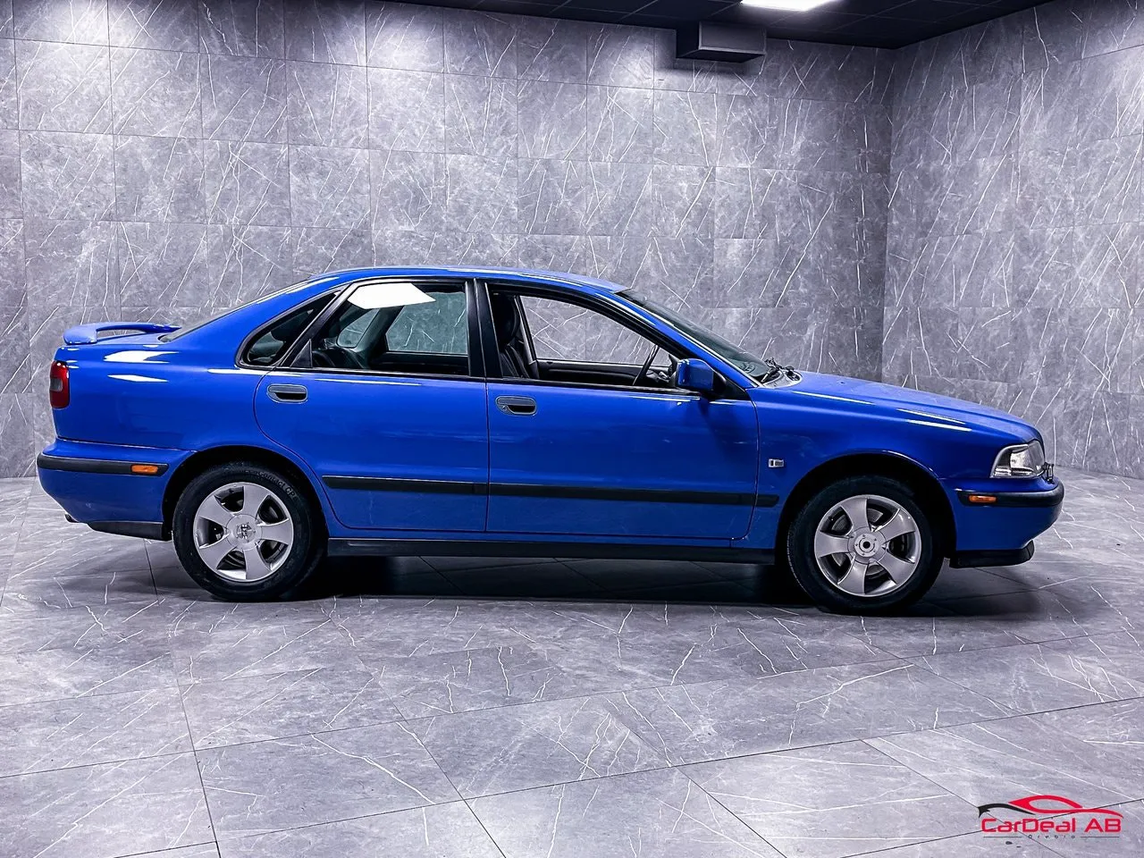 Vehicle image 7