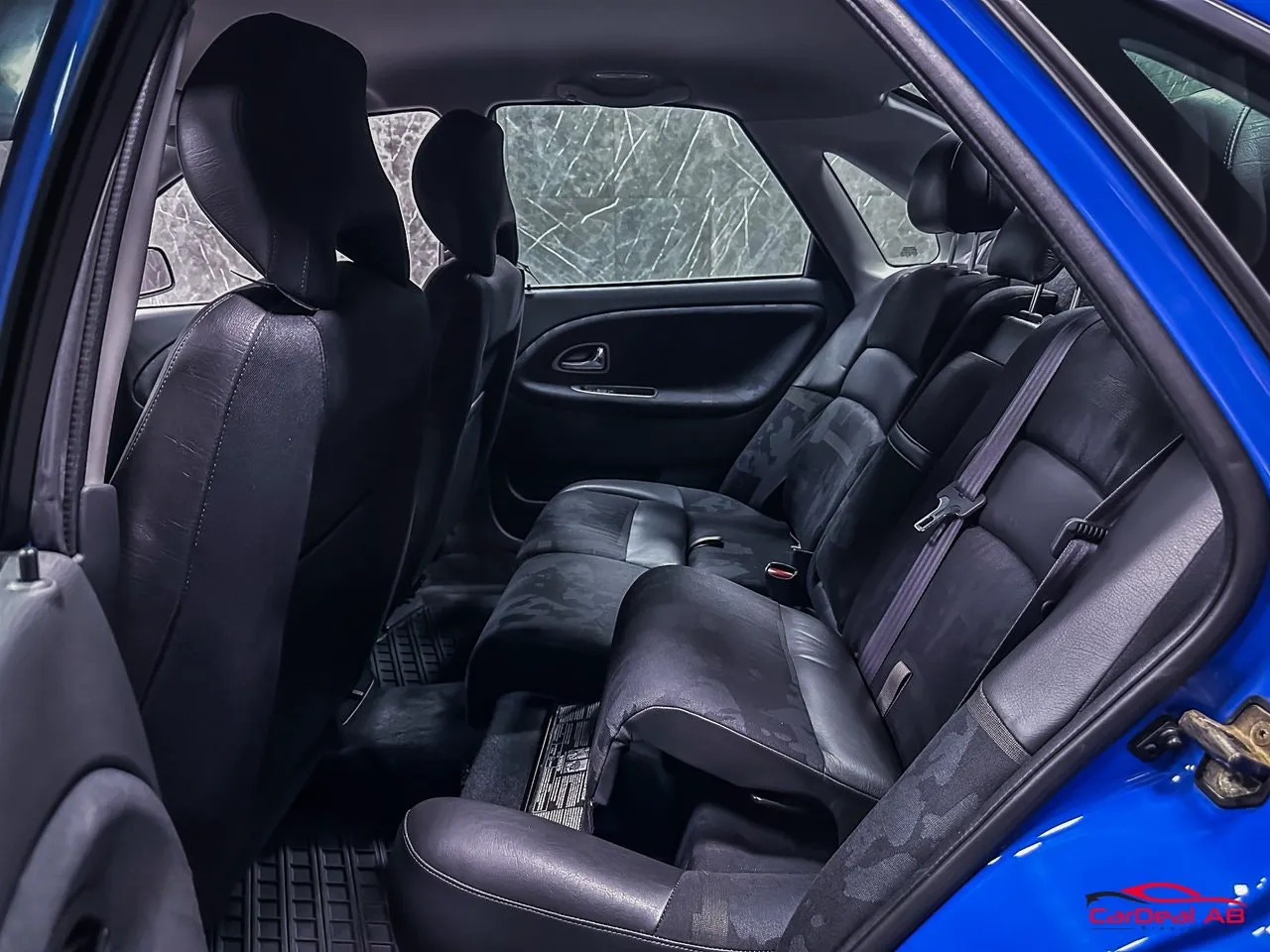 Vehicle image 16