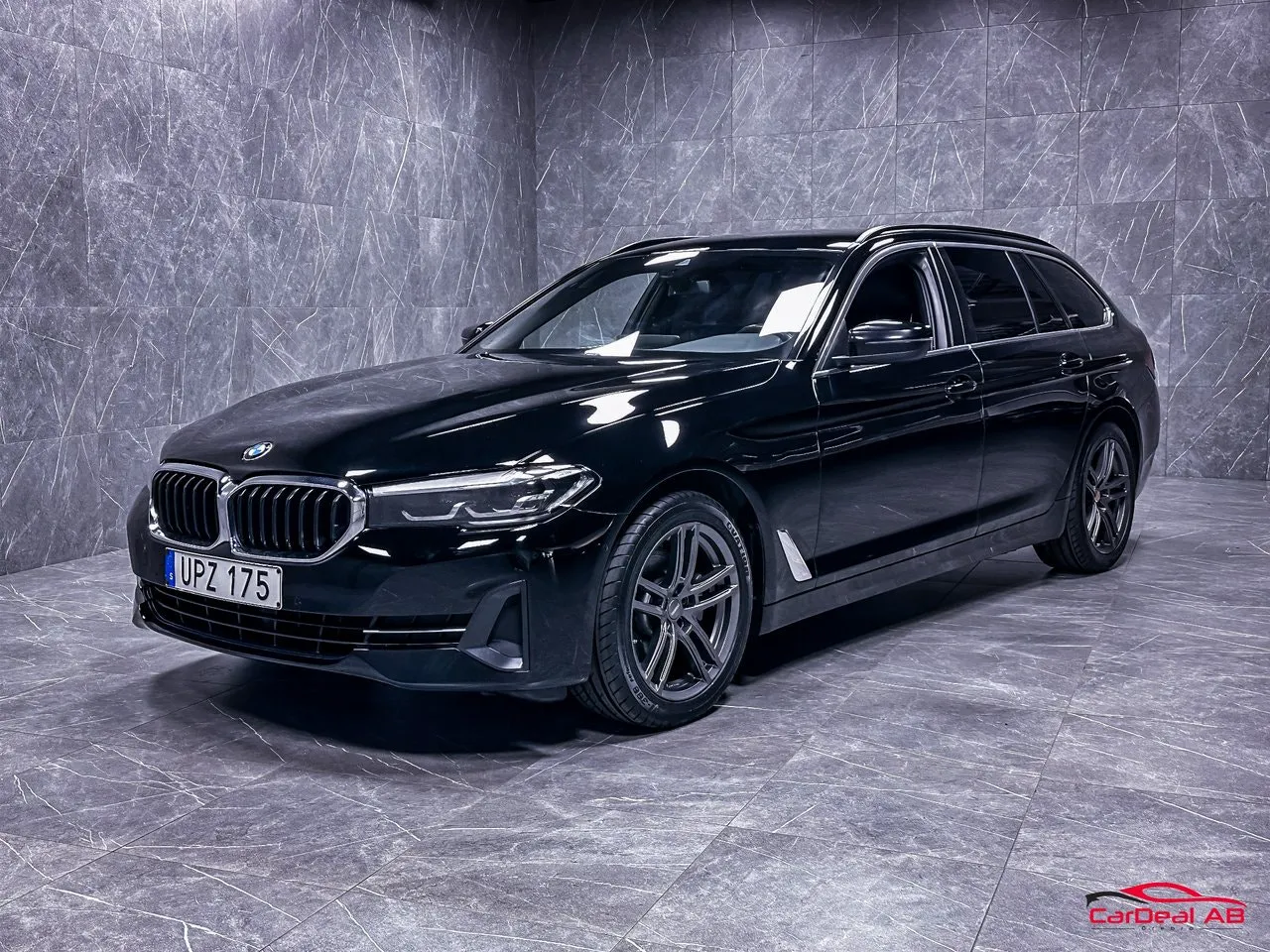 Vehicle image 6