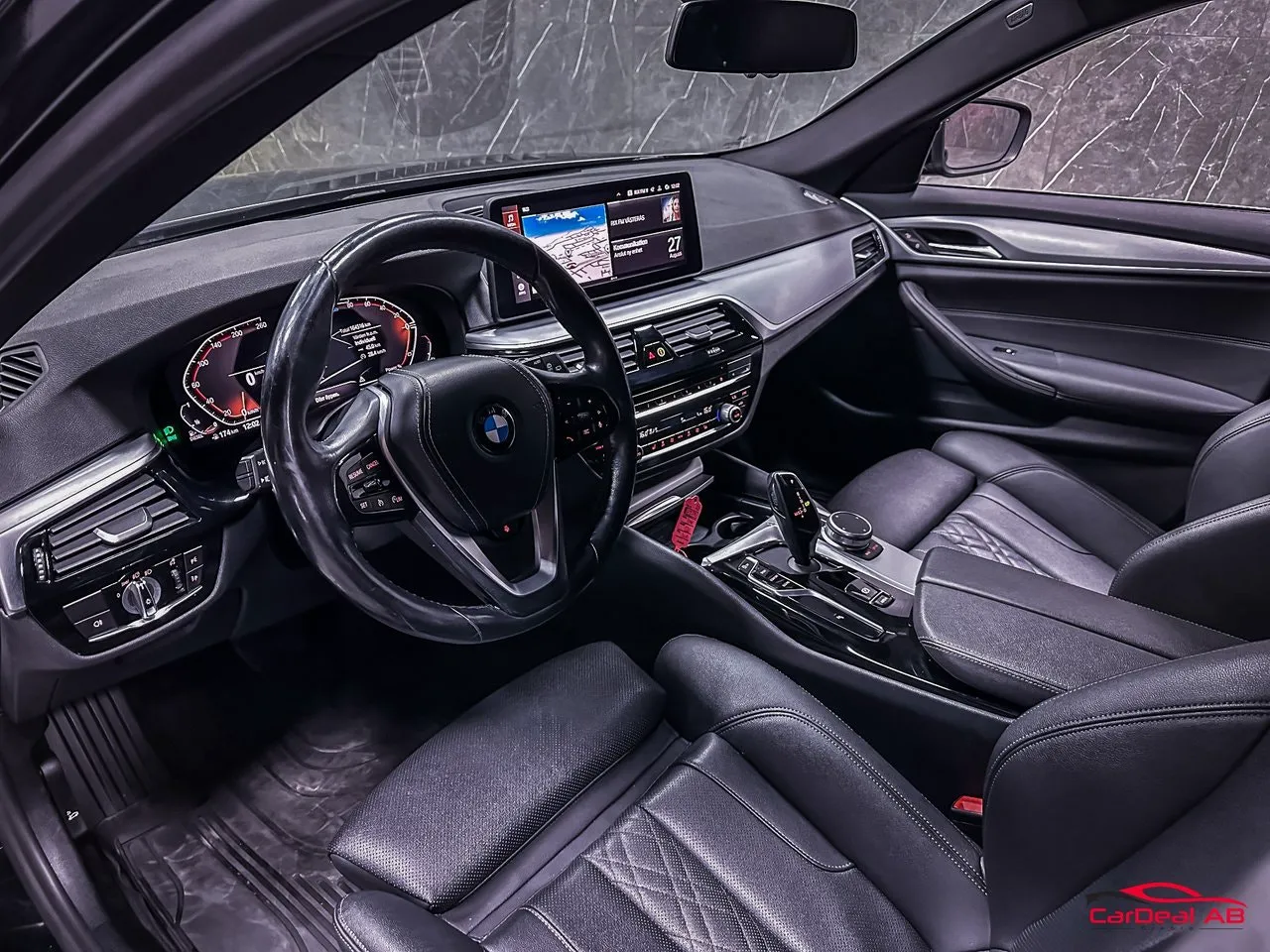 Vehicle image 14