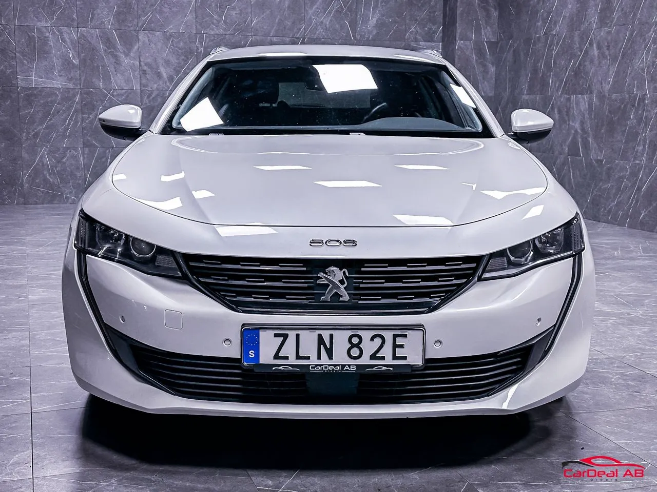 Vehicle image 7