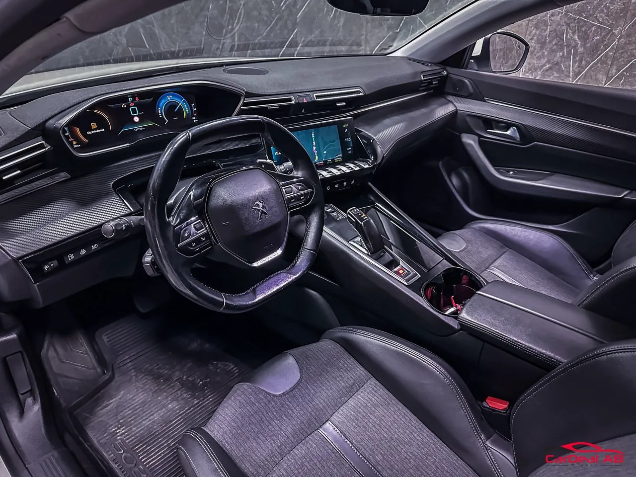 Vehicle image 14