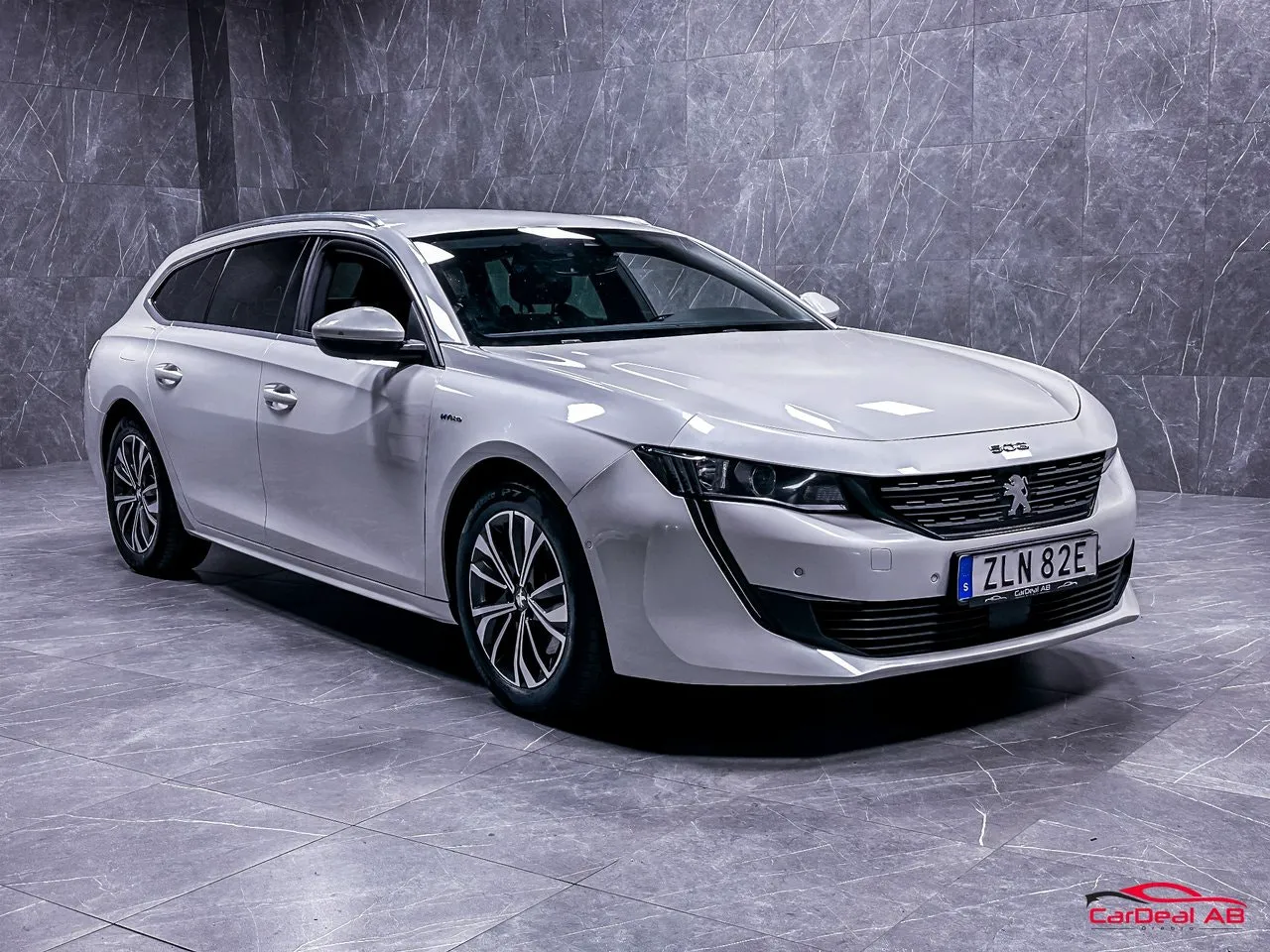 Vehicle image 8