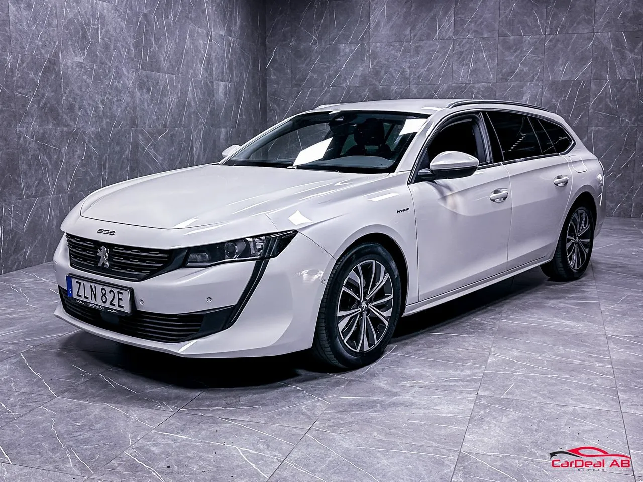 Vehicle image 6