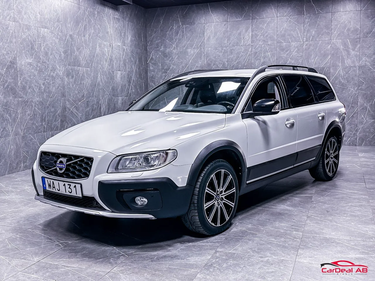 Vehicle image 6