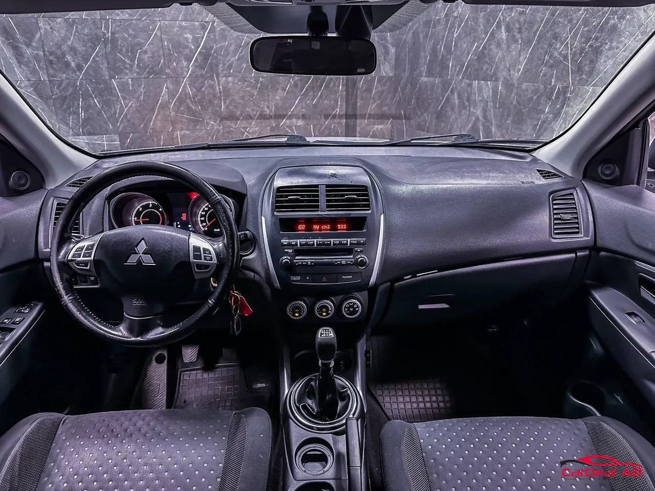 Vehicle image 13