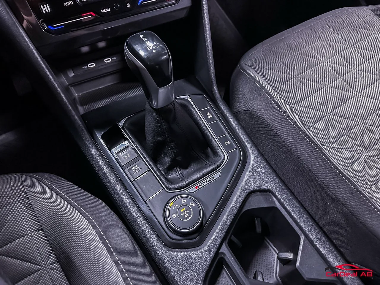 Vehicle image 18