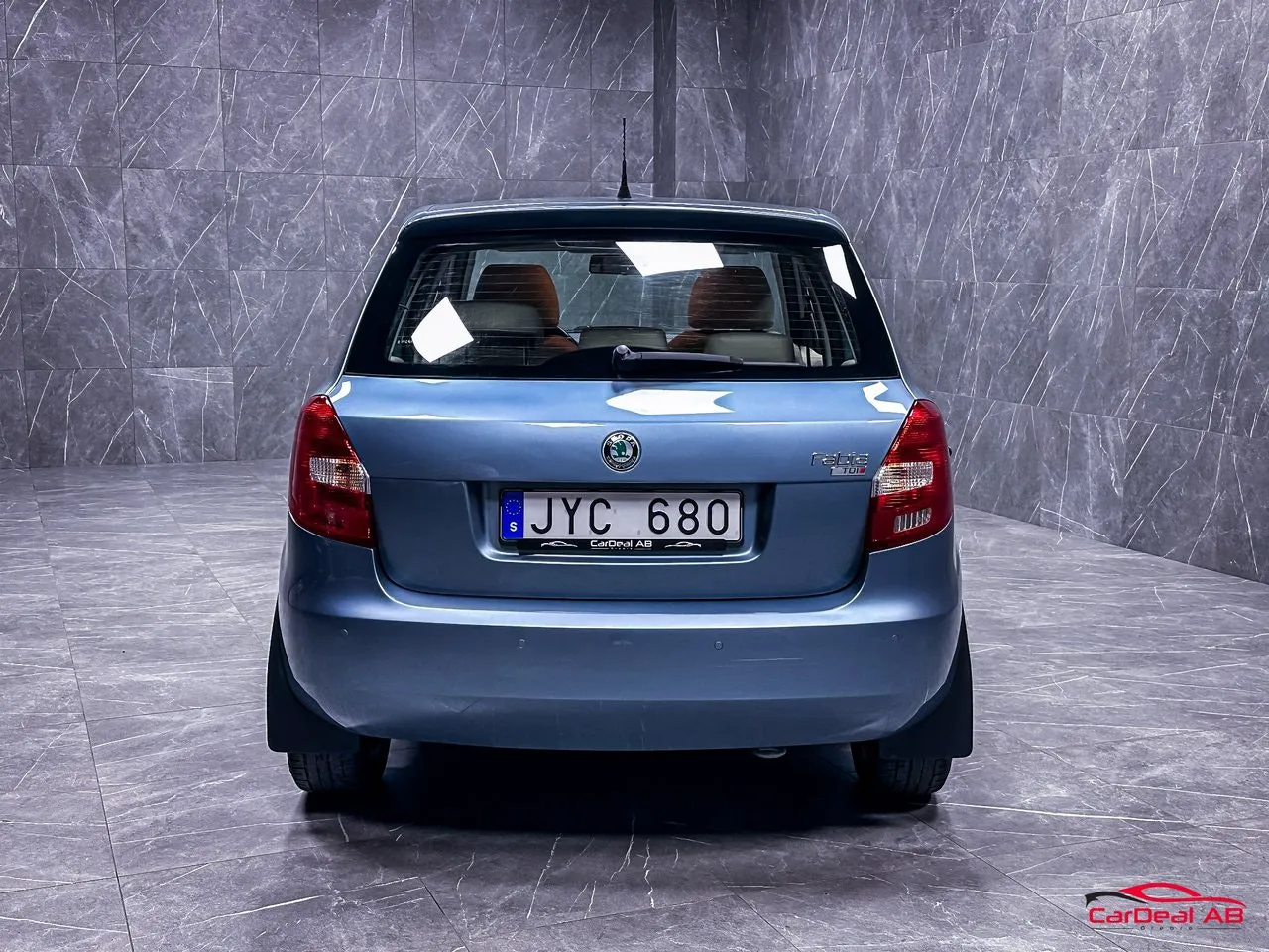 Vehicle image 5