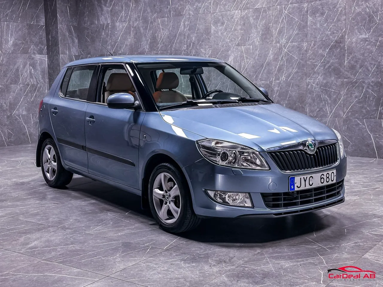Vehicle image 8