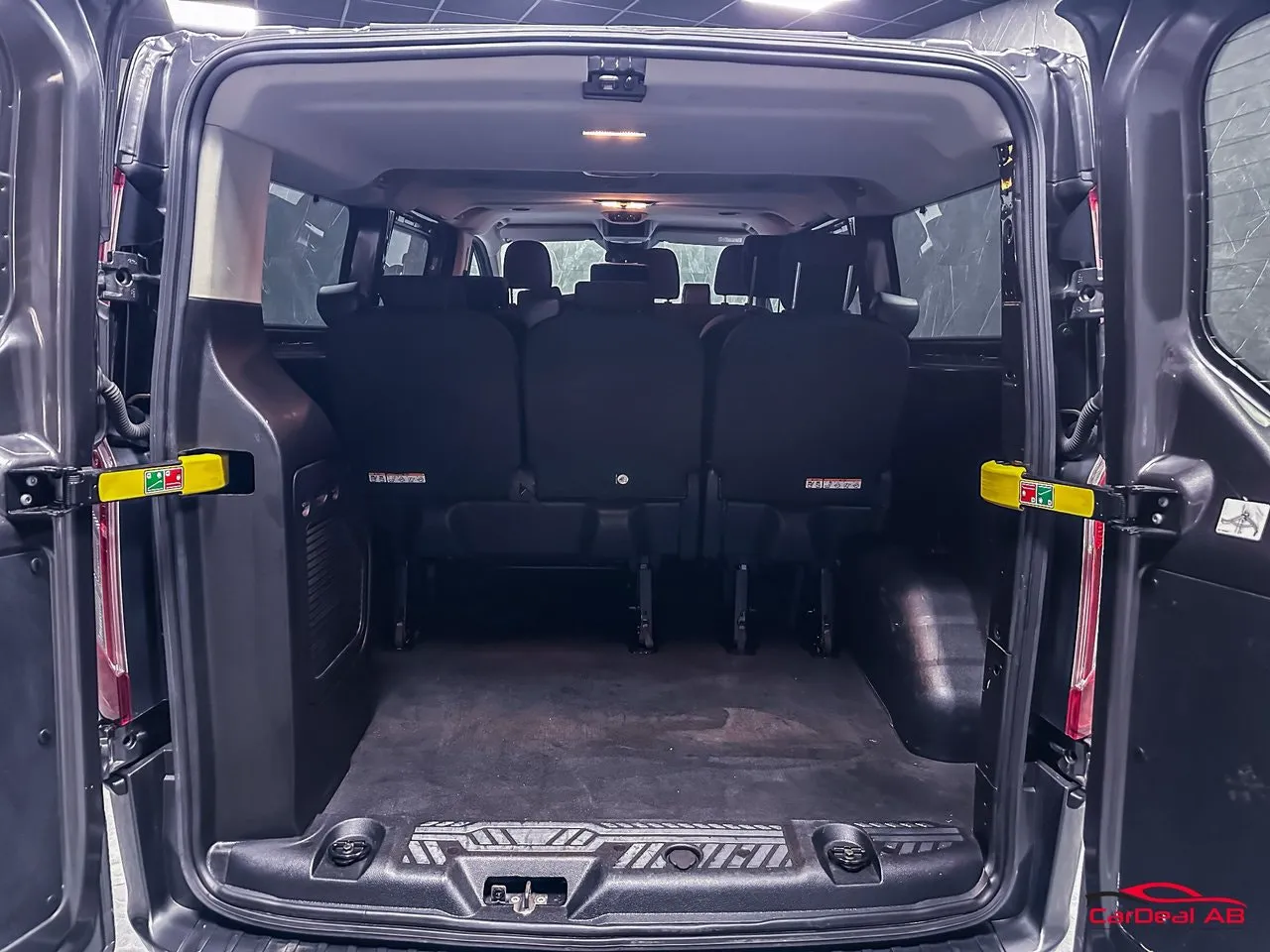 Vehicle image 18