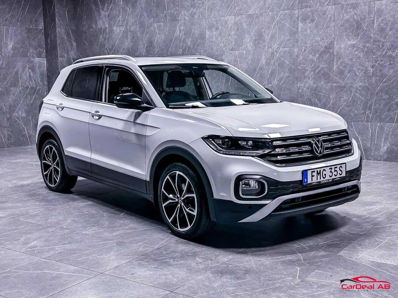 Vehicle image 8