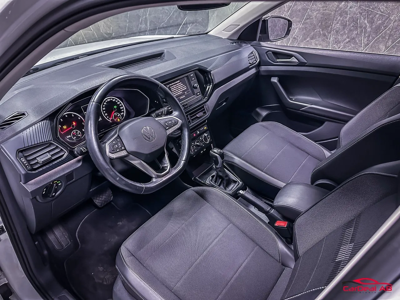 Vehicle image 14